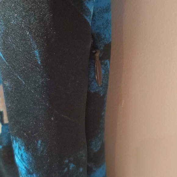 Guess Floral Scuba Mini Dress - Size Small - Picture 6 of 10